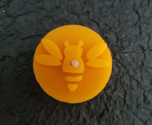 Teelicht - Biene - reiner Bienenwachs
